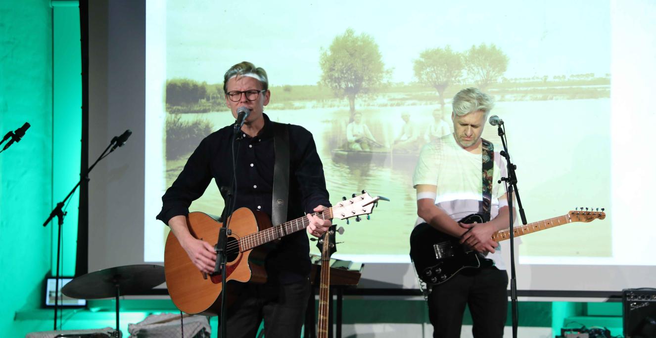 Bandet MALM har historien med på scenen. Bandet MALM har historien med på scenen.
